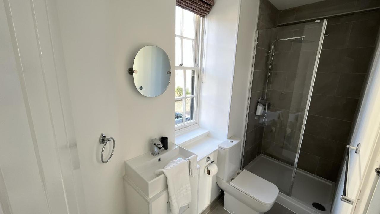 Dockers Inn Londra Dış mekan fotoğraf