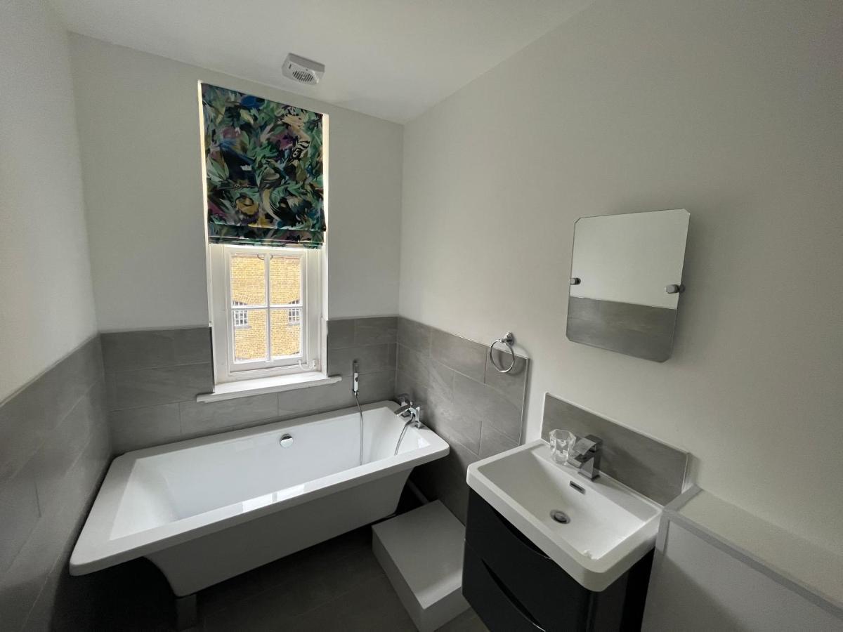 Dockers Inn Londra Dış mekan fotoğraf